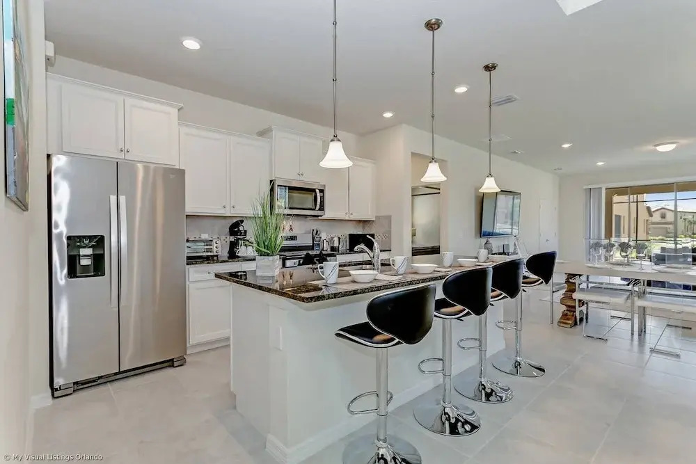 Luxury and Style! BIG Pool Area and Game Room in Solterra 6br/4.5 Bath #7st564