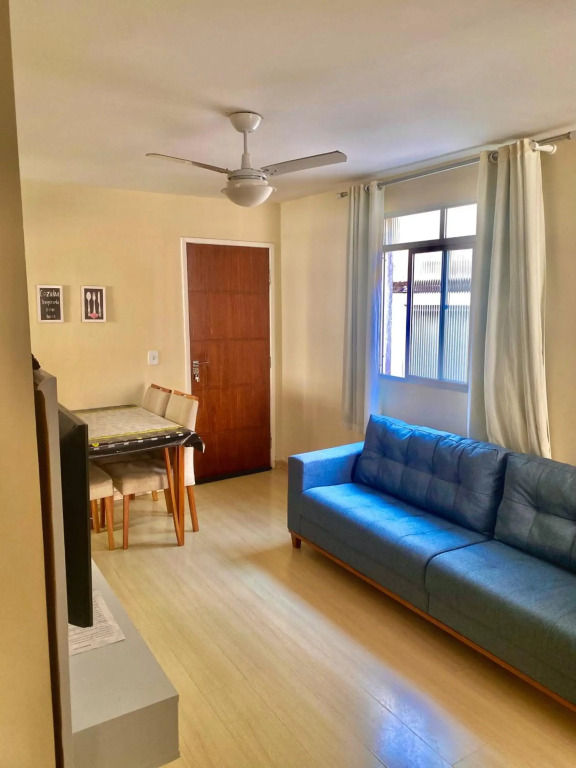 Lindo Apartamento 2 Qts - 3 minutos a pé da Praia do Morro - Com Suíte - Garagem coberta - Wi-Fi - Netflix- Acomoda 6 Pessoas