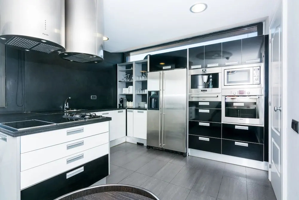 HomeHolidaysRentals Adonis