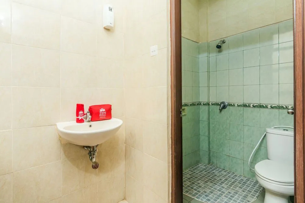 Zen Rooms Kedonganan Pengeracikan