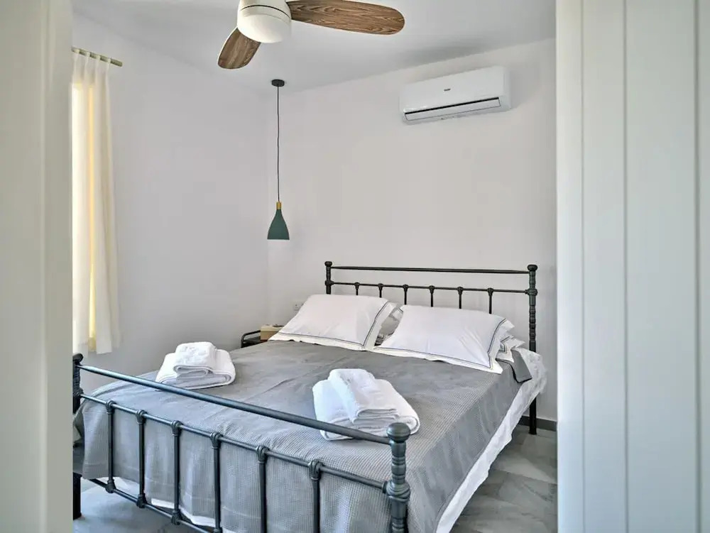 Villa Maria - Naoussa Fishes Blue Grey Suite