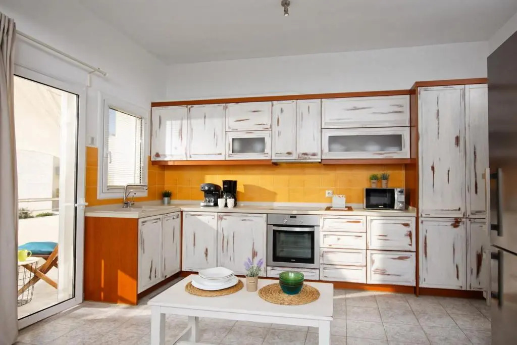 Bright and stylish 3 bedroom apartment