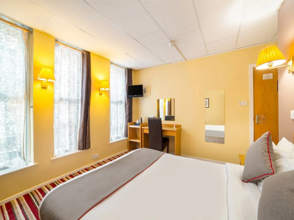 Sandringham Hotel