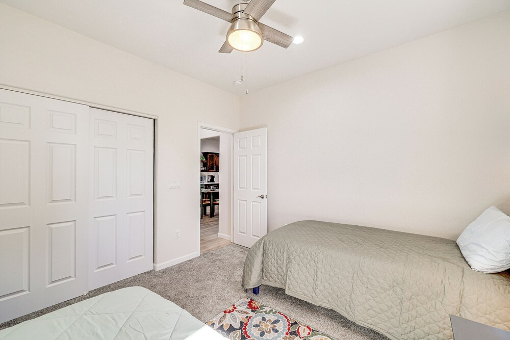 Hike & Ski! Home w/ Dog-friendly Yard in Eagar