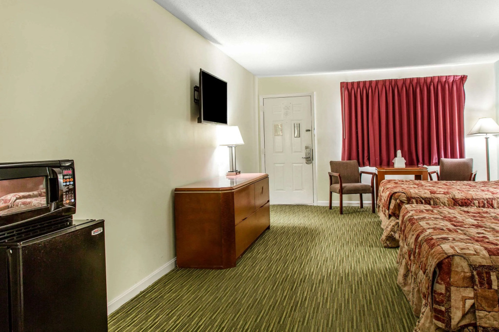 Rodeway Inn Groton - New London