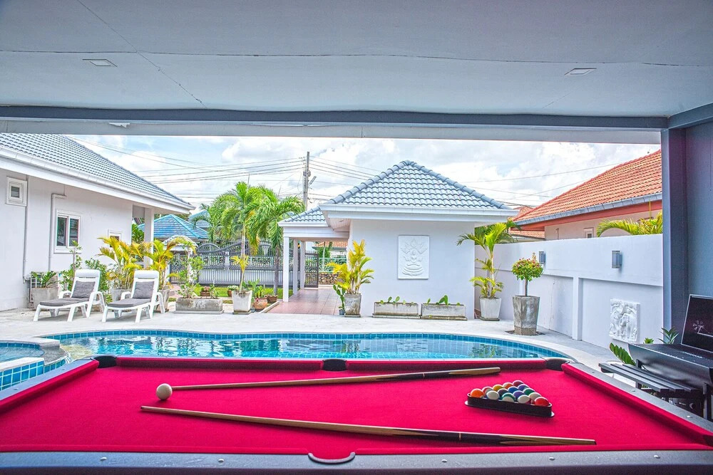 6 Bedroom Tropical Pool Villa - V6