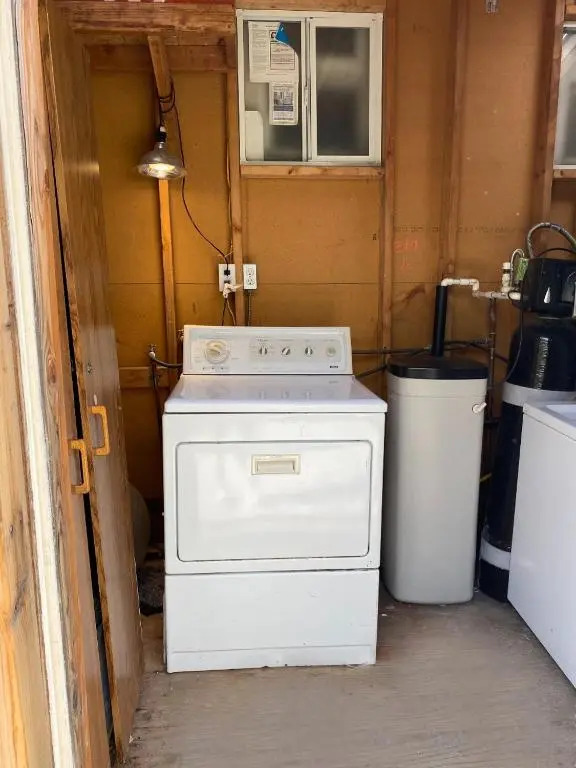 Spacious 1Bed, 1 Bath in Beverly Hills