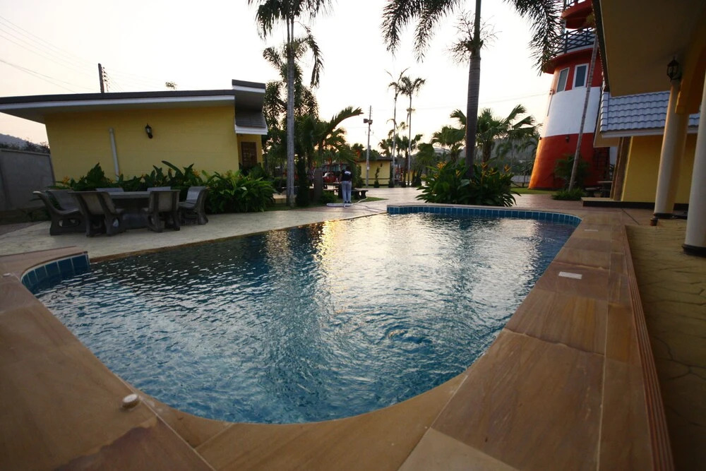 Apinya Resort Bangsarey