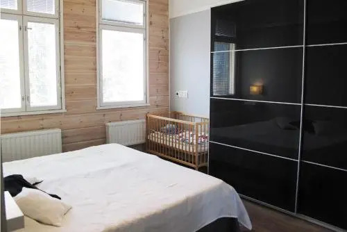 Wanha Koulu Tahko Unelma, 4mh, Palju, Sauna, Tupakeittiö, Wifi, Liikuntasali, RinteetSpaRavintola 6km, Lemmikit OK, Edukas