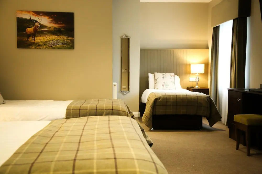 Mulroy Woods Hotel