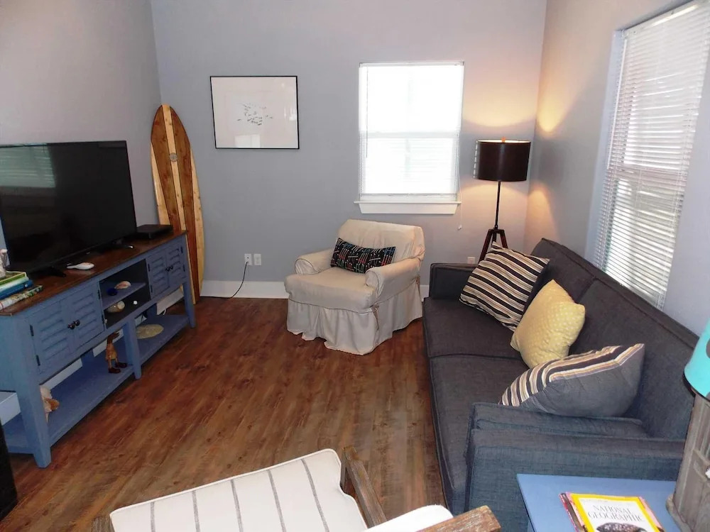 7 Palms - 2 Br Home
