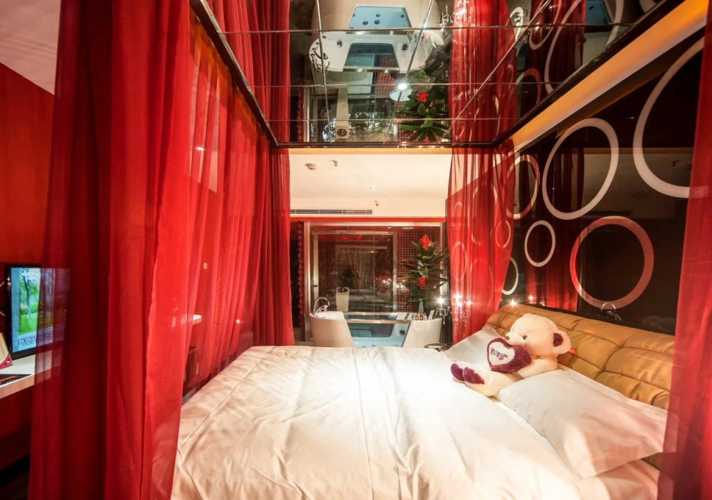 Wuhan Nine-Tailed Fox Art Hotel