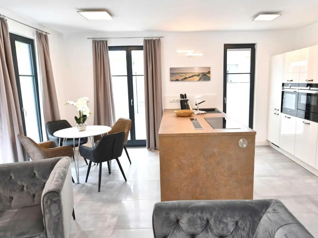 Villa LEVANTE in Binz - Gartenwohnung mit Kamin, Sauna, Terrasse