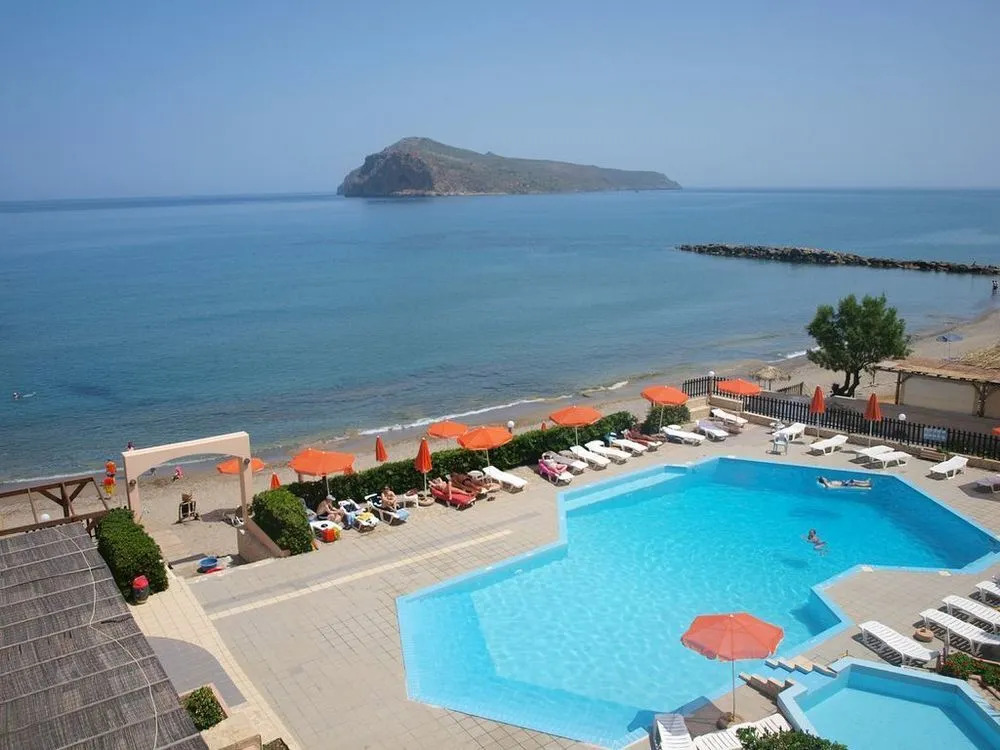 Hotel Haris on the beach