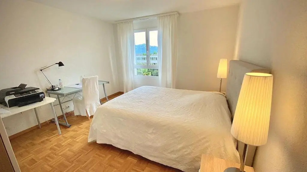 Close to the lake and very spacious 3 bedroom