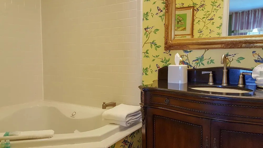 Andrew Morris House Bed and Breakfast