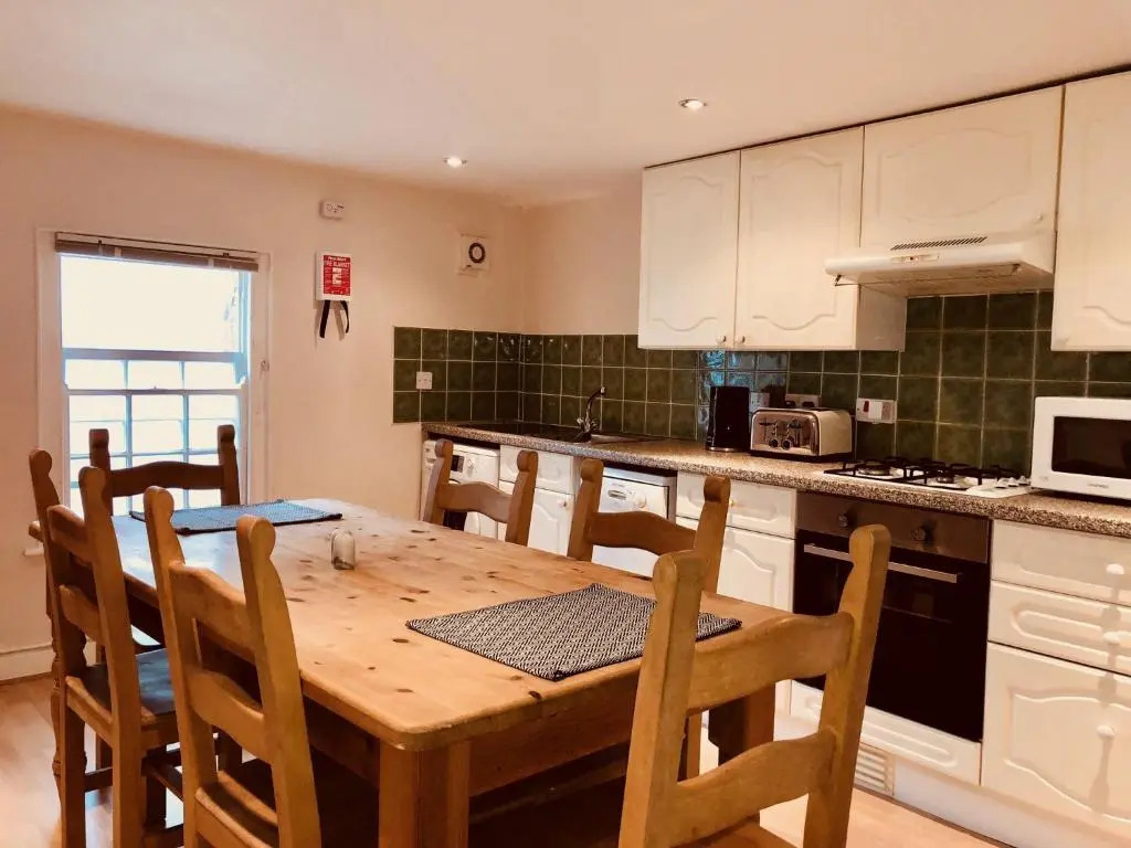 Large central Falmouth apartment with views and parking