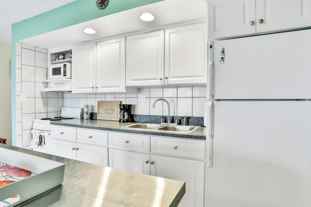 Mariners Cove 302