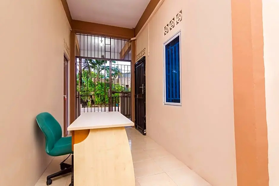 OYO Life 2579 Kost Anggun 2