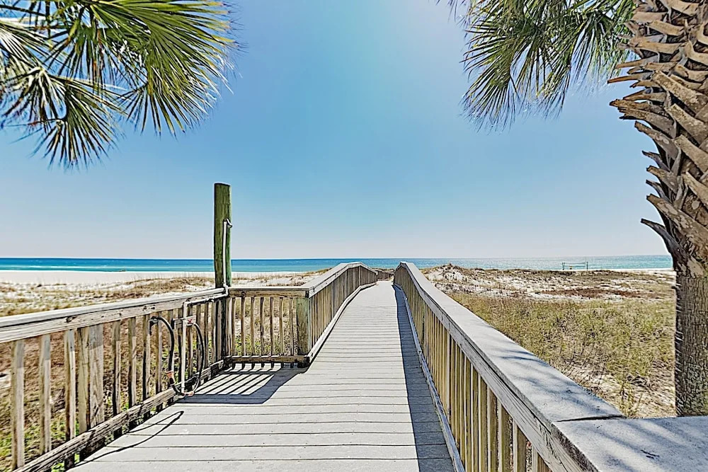 Beachfront W/ 3 Pools, Spa, Marina & Tennis 3 Bedroom Condo