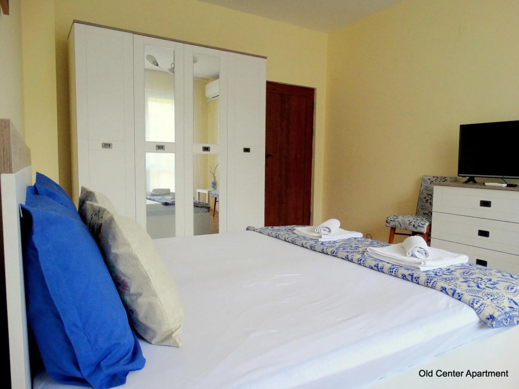 Old Center Apartment
