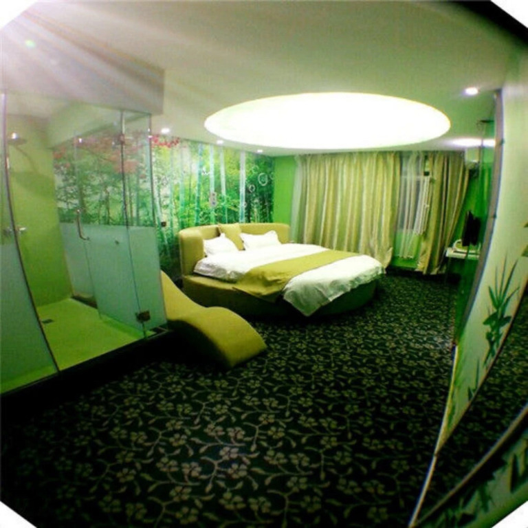 Shengfeng Forrest Holiday Hotel