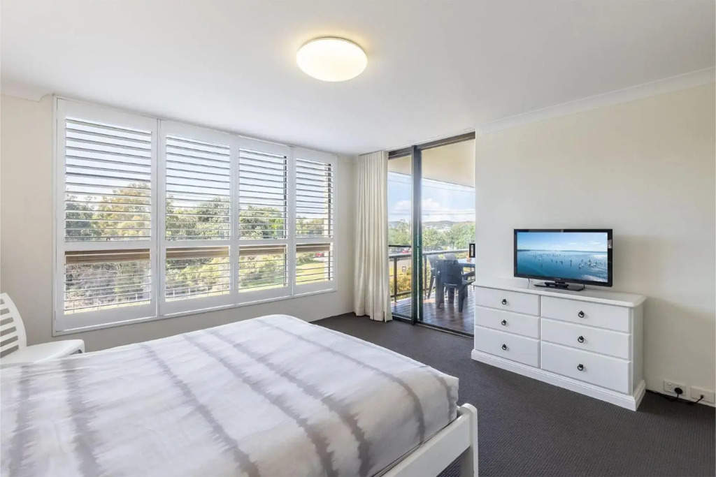 The Dunes15 38 Marine Dr fabulous unit with pool tennis court and across the road to the beach