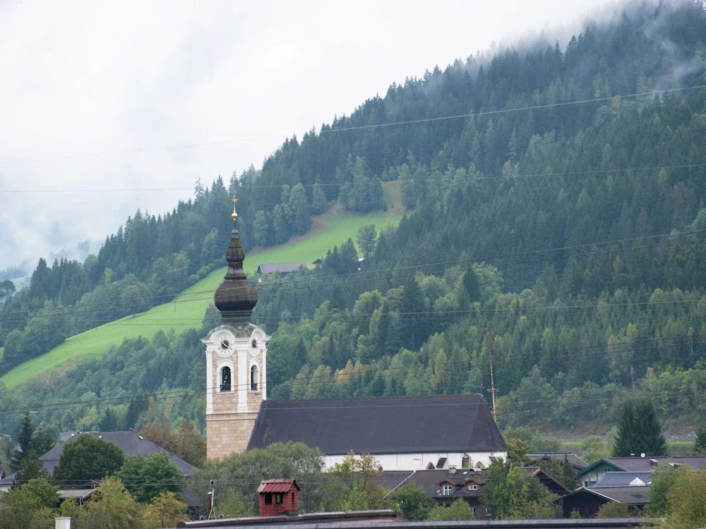 Apartment near the ski area in the Salzburg region