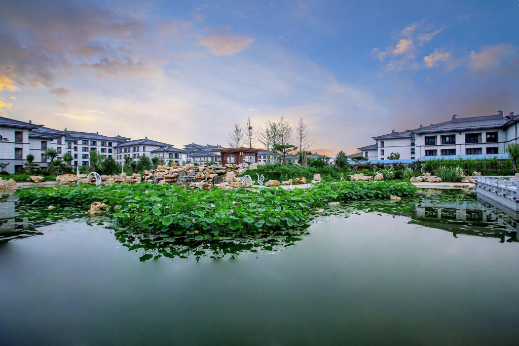 YUN-ZEN Jinling Acrobatics Hotel