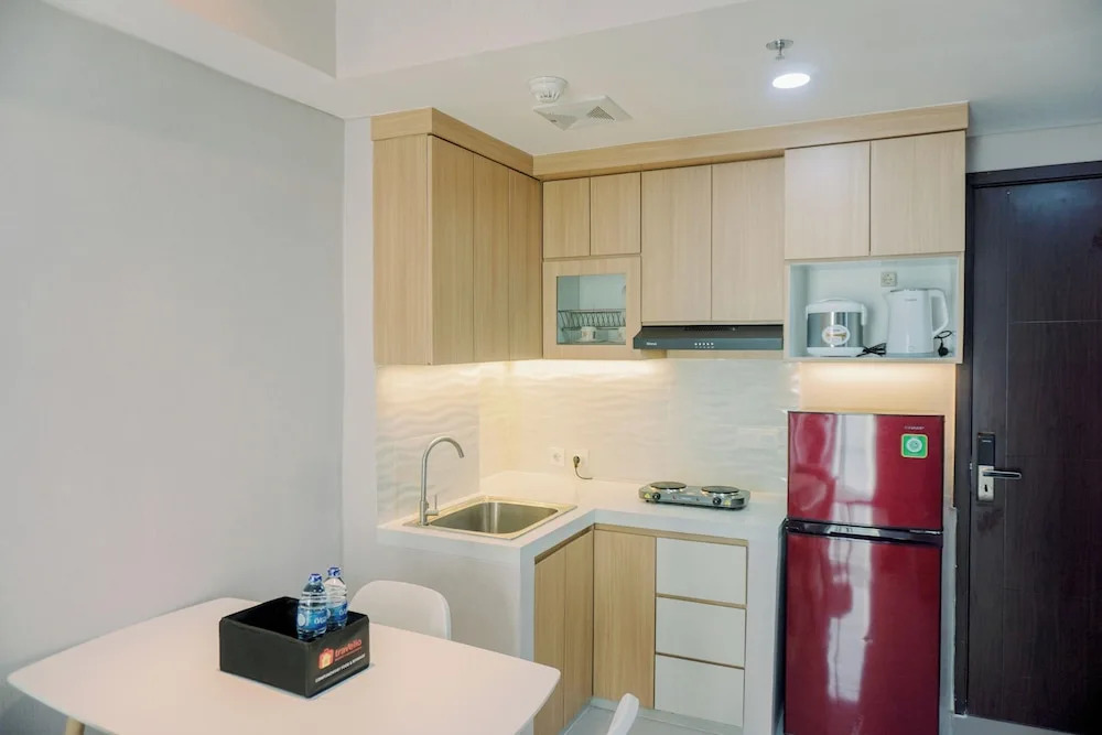 Comfort 1Br With Working Room At Daan Mogot City Apartment