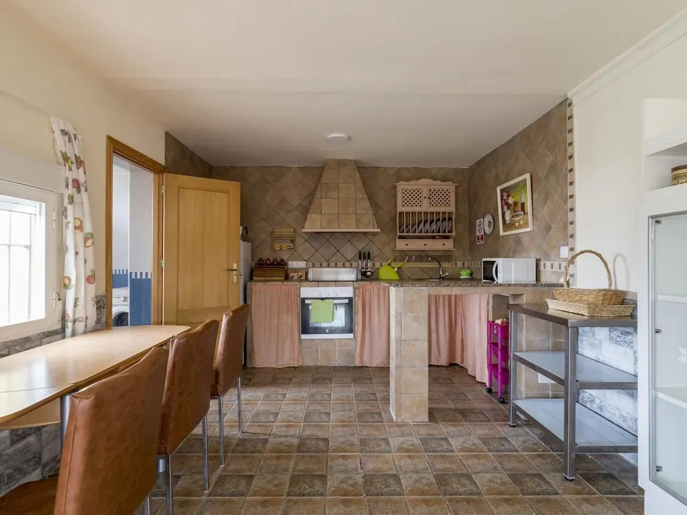 Modern Holiday Home in Garrobillo With Private Swimming Pool