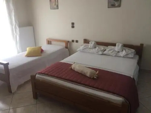 Molos Beach Rooms