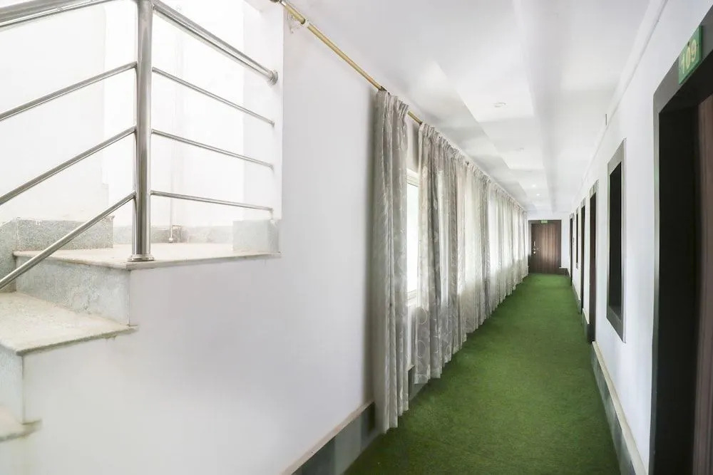OYO Flagship 18658 Hotel Royal Green