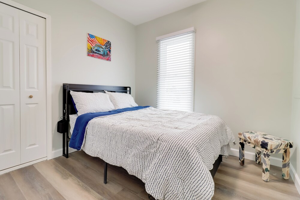 Near Midtown & Medical District! Updated Unit