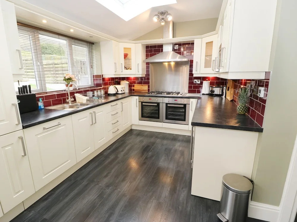Thorncliffe House