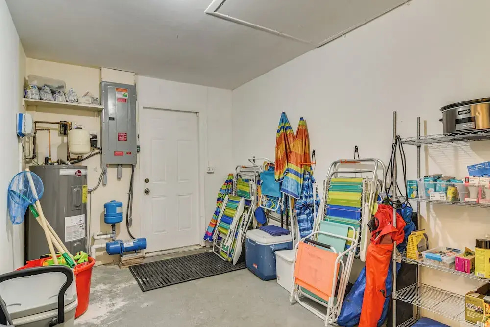 6 Mi to Clearwater Beach: Home w/ Furnished Lanai