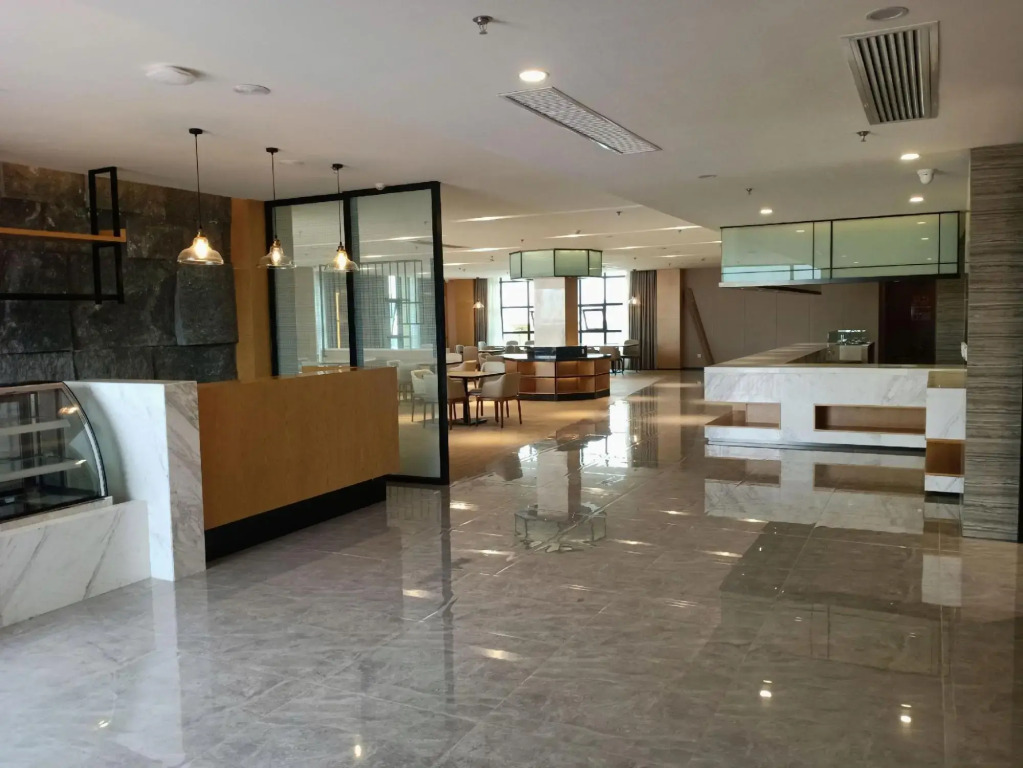 Mangshi Bailongshe Hotel (Dehong Mangshi Airport Dehong Mangshi Square Branch)