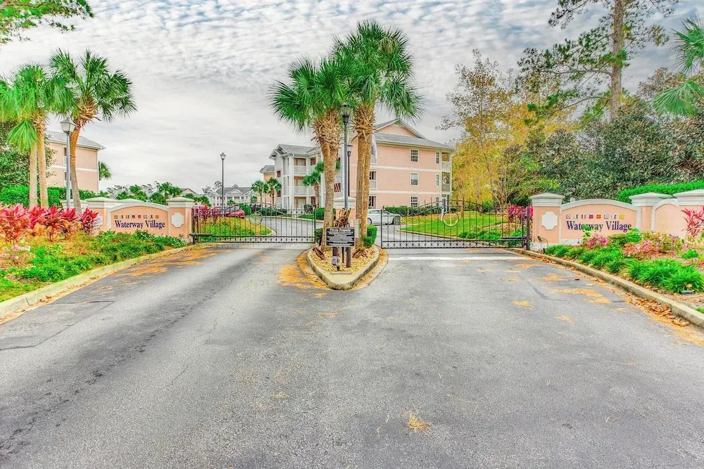 Myrtle Beach Waterfront Condo: 5 Mi to Boardwalk!