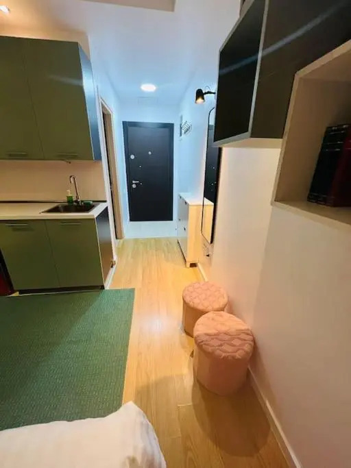 18 Tiny Room