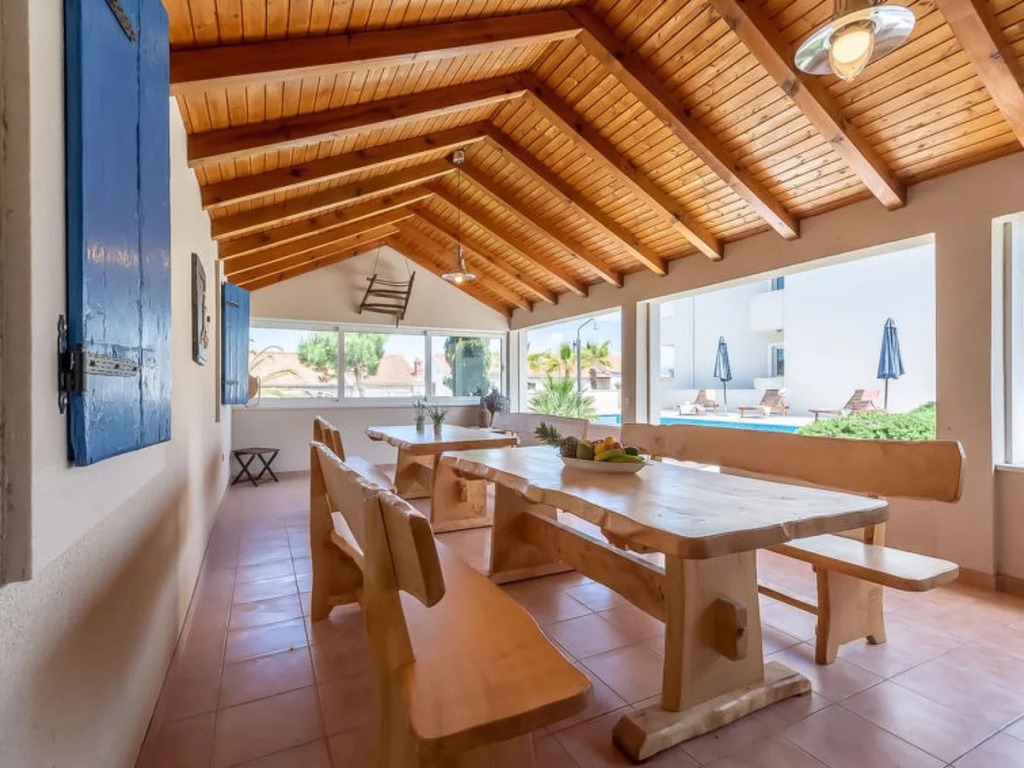 Villa 2 Pools 17544