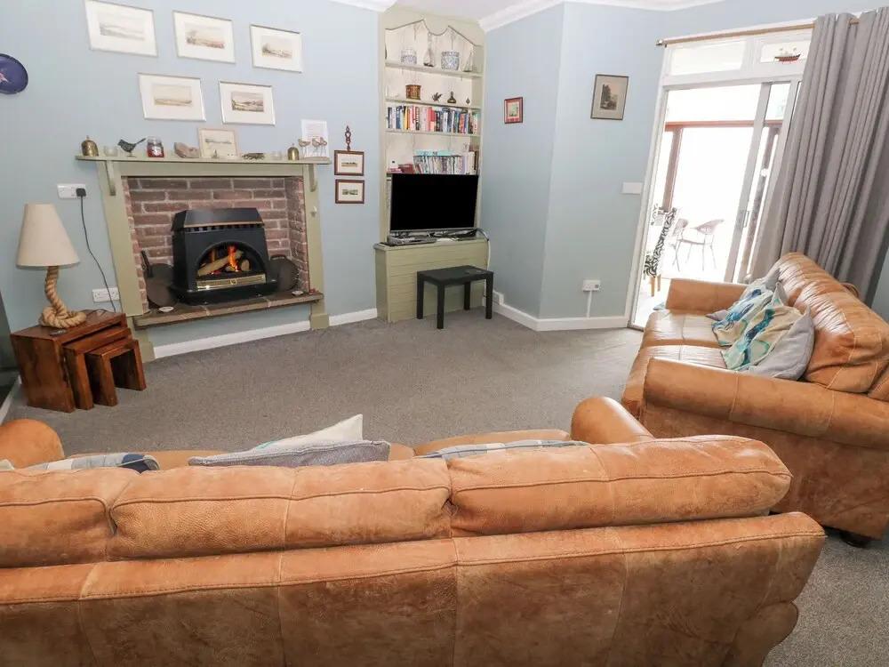 Apartment 4