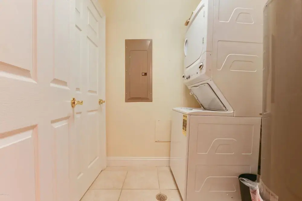 Comfortable Modern Condo with Amazing Ocean View from 750 sqft Balcony - Unit 0107 by RedAwning