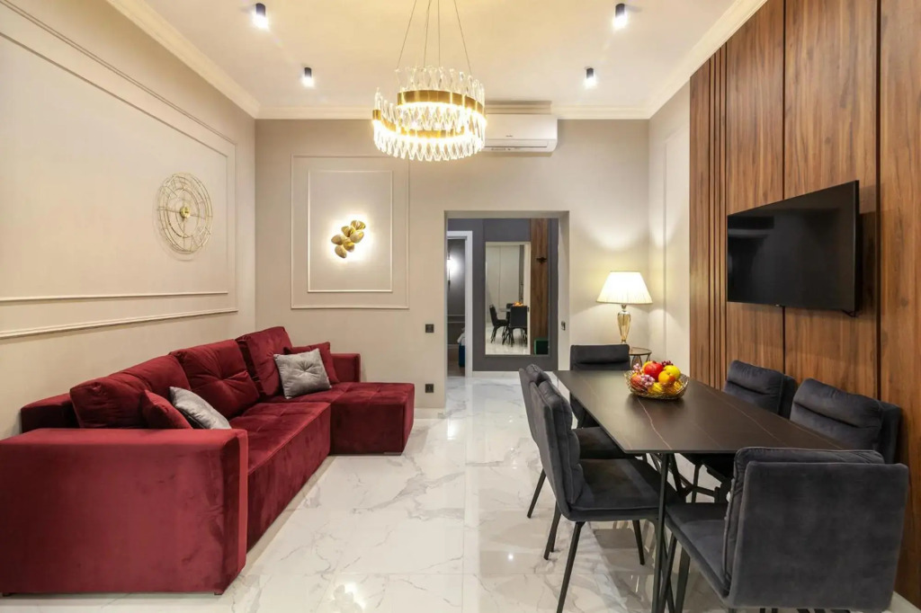 LEOGRAND Apartment on Svobody Avenue 43