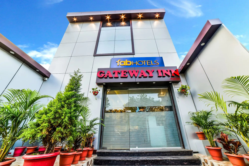 FabExpress Gateway Inn