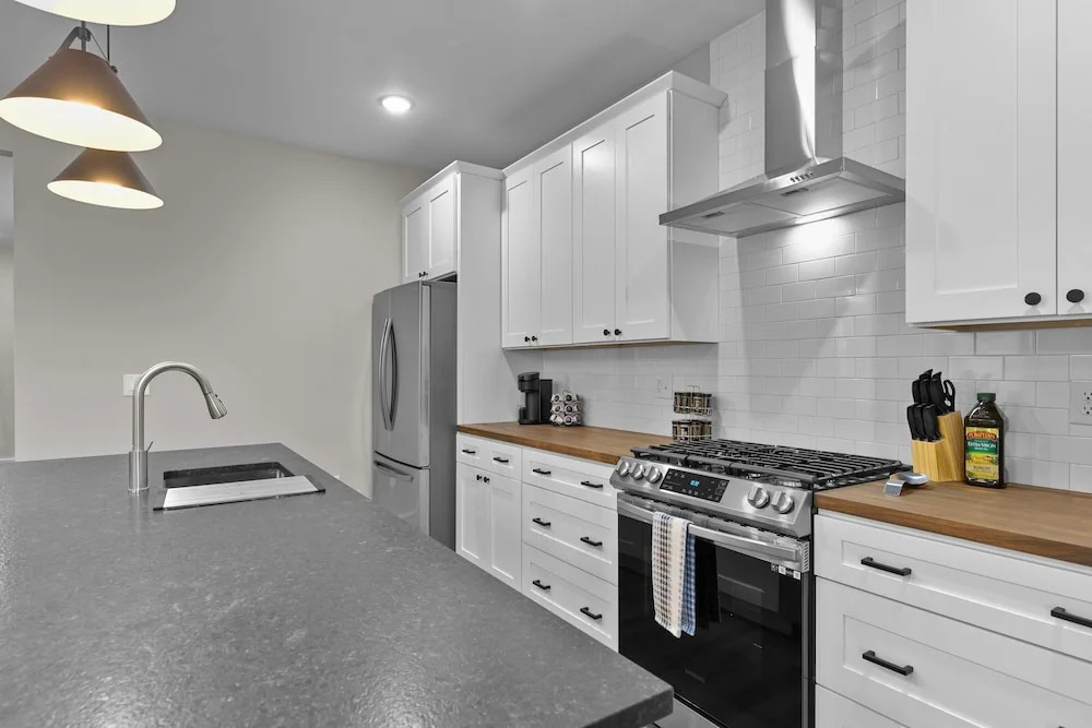 Bright Urban Comfort | JZ Vacation Rentals