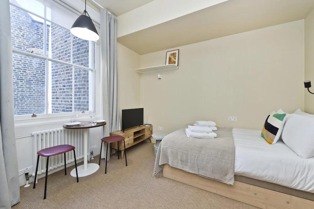 Bijou Pied a Terre Studio in Heritage Camden Terrace