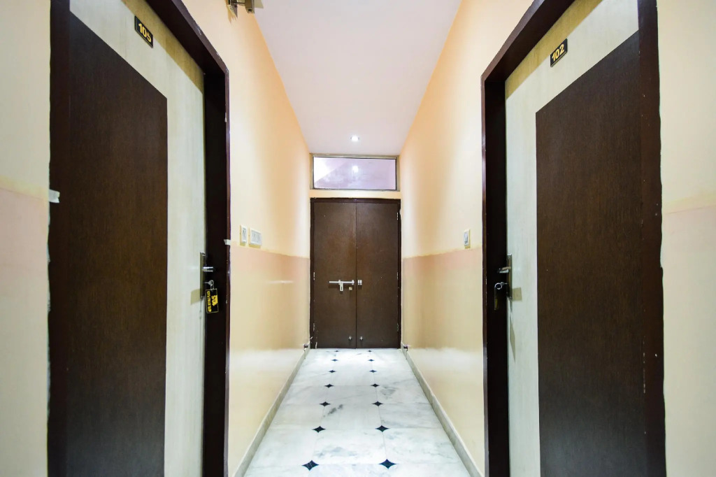 OYO Flagship 62492 Hotel Royal Residency