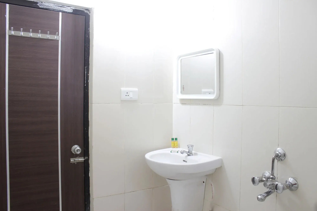 OYO 1550 Hotel Siri Inn