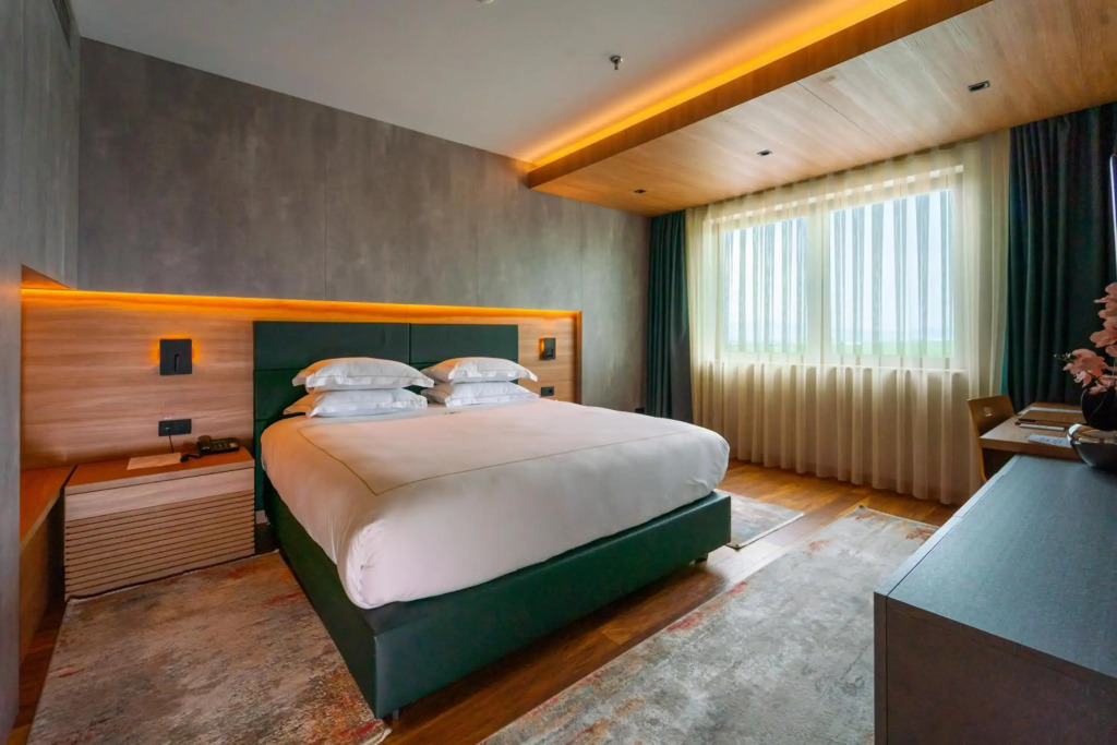 Emerald Hotel