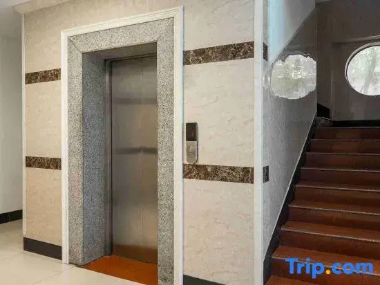 Xi'an Yanliang Seattle Business Hotel